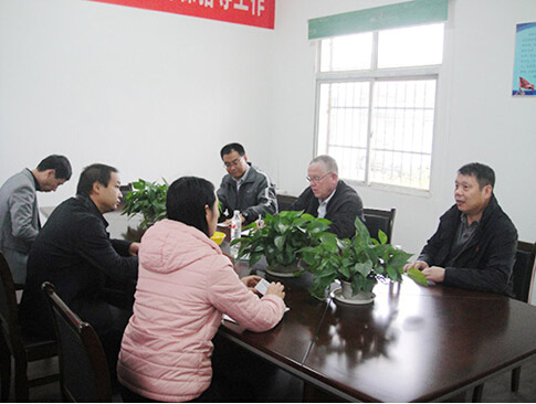 美國(guó)某大型化學(xué)原料采購商亞洲區(qū)總裁來我廠考察